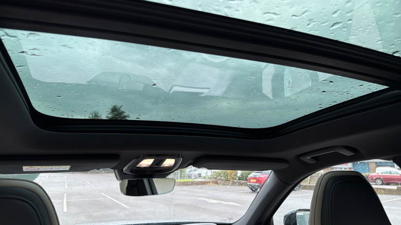 Volvo XC90 2.0 T8 PHEV Ultra Dark 5dr AWD Geartronic Estate